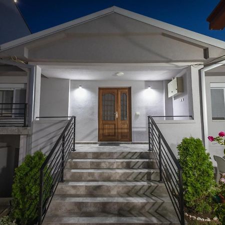 Guest House - Axios Gevgelija Exteriör bild