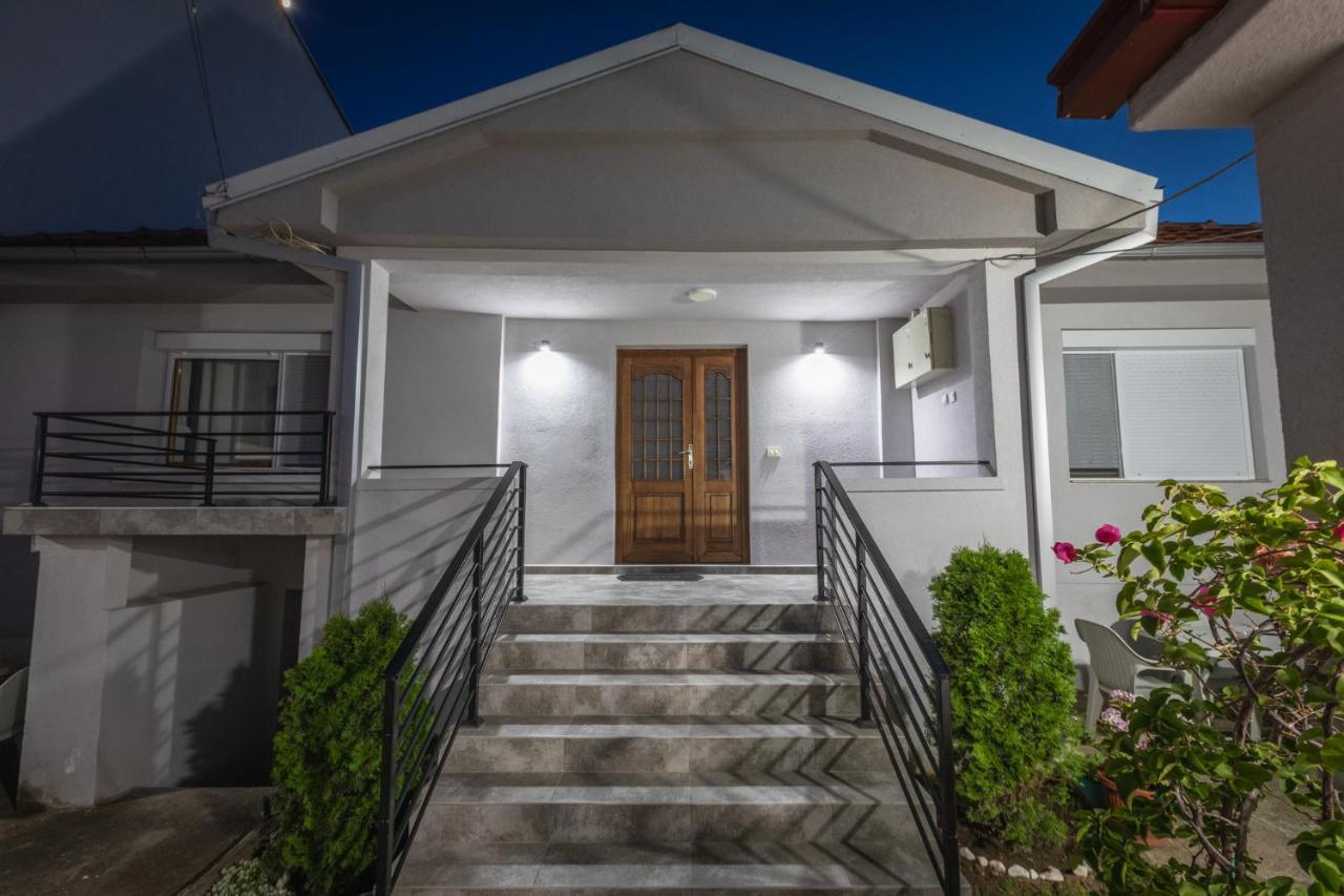 Guest House - Axios Gevgelija Exteriör bild