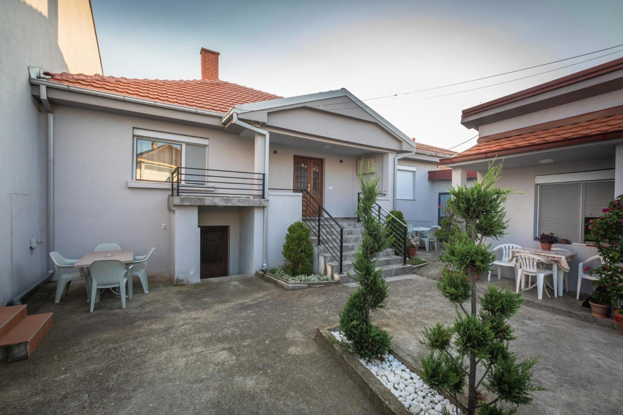 Guest House - Axios Gevgelija Exteriör bild